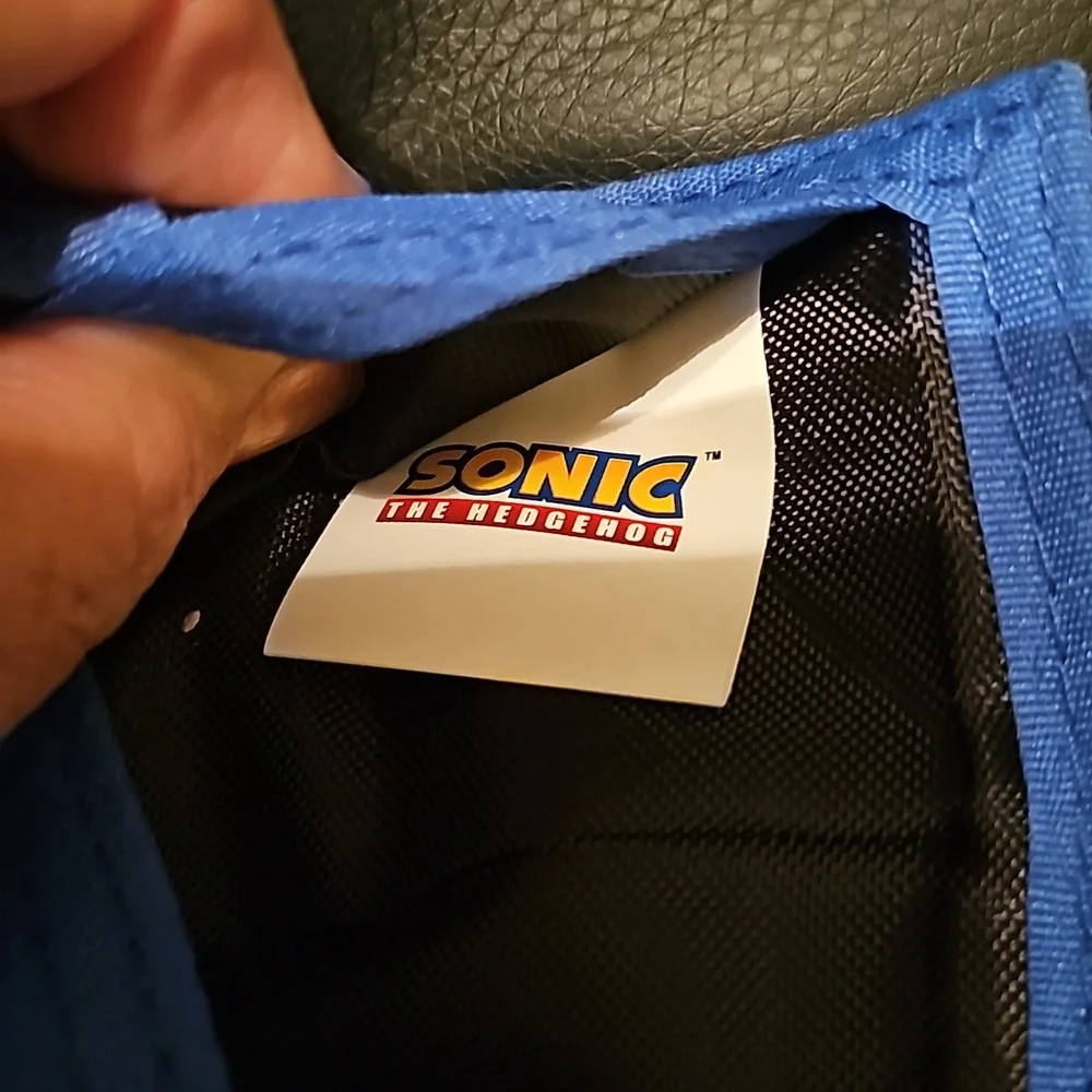 Sonic The Hedgehog Trifold Wallet - Picture 4 of 4
